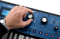 Synthtiseurs Novation MININOVA